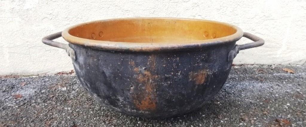 Large Copper Apple Butter Pot: Large antique copper apple butter pot with dovetailed side and dovetailed rounded bottom, iron handles, 23.5"W, 11.25"H, 30"W between handles
