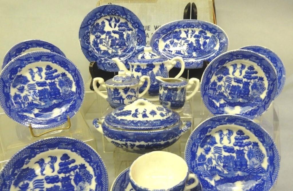 Vintage Child's Blue Willow Dinner Set O.B.: Vintage Japanese child's Blue Willow pattern dinner service for six, includes teapot 4.75"L, covered sugar, creamer, tureen with lid and under plate, six cups, six saucers, six plates 4"D, large servi
