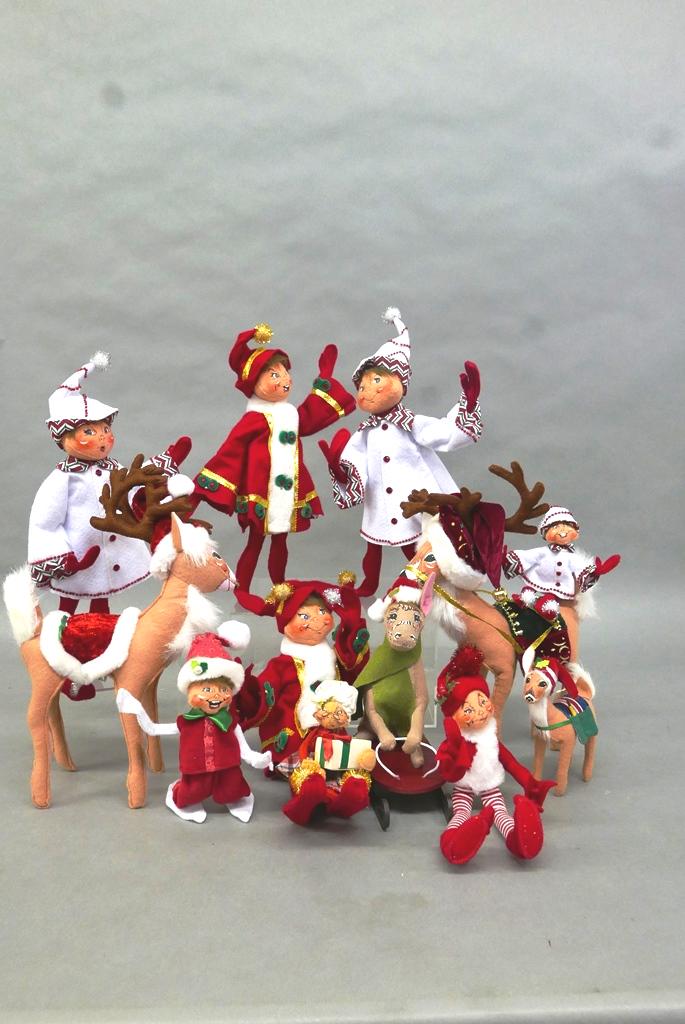Grouping of Christmas Anna lee Dolls: 4 Reindeer, 8 Elf's, 20"+ (Elf), 12 pcs in All