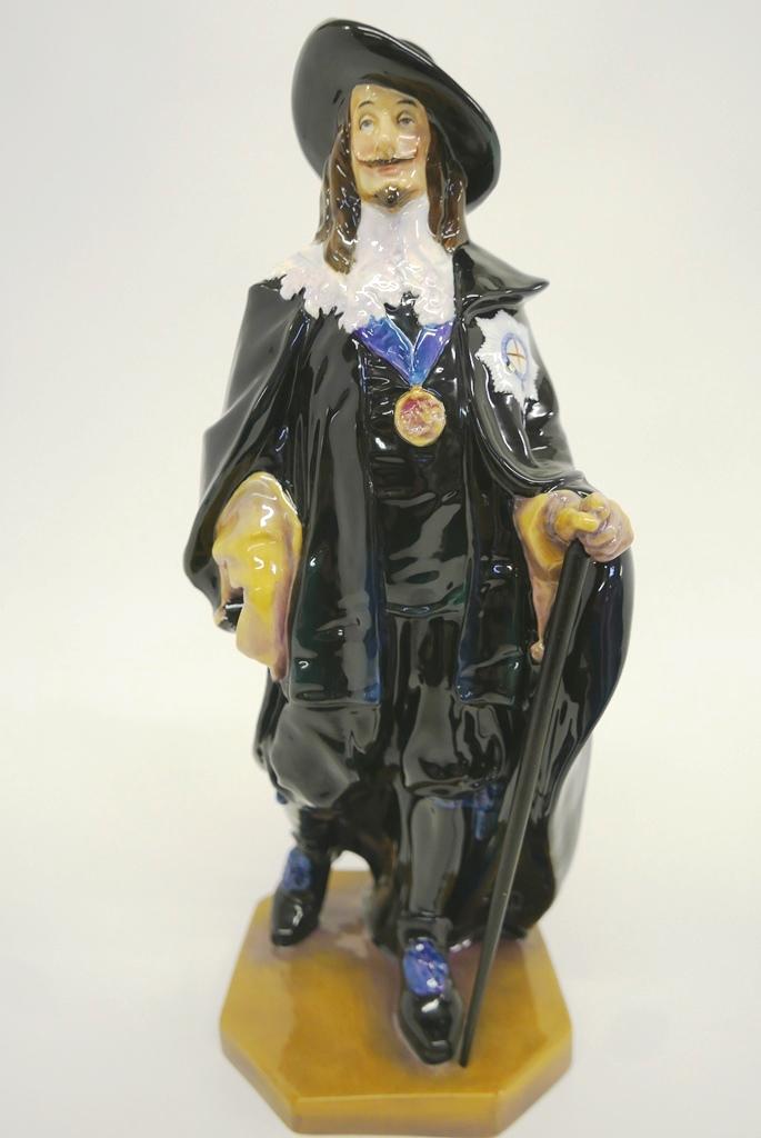 Royal Doulton King Charles Figurine: Royal Doulton porcelain figurine of King Charles I from the Royalty Series 16.5"H