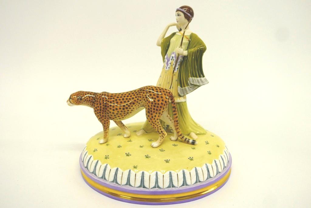 Royal Doulton Diana The Huntress Figurine: Royal Doulton Diana The Huntress large figurine from the Myths and Maidens Series, from a sculpture by Robert Jefferson, limited edition numbered 131 of 500, signed by the painter and dated 21 June 19