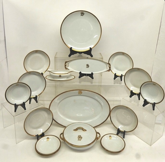 Antique R.S. Prussia Porcelain Dinnerware: Antique circa 1920's R.S. Prussia porcelain table wares includes 17" platter, 12.5" tray, covered vegetable dish, six 6" bowls, six 7.5" bowls, gravy boat on under plate, celery dish