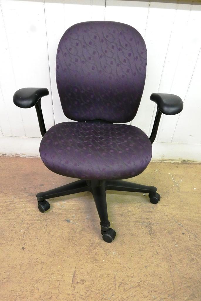 One Herman Miller Office Chair: Herman Miller Office Chair # 124837 34" T 27"W 28"D