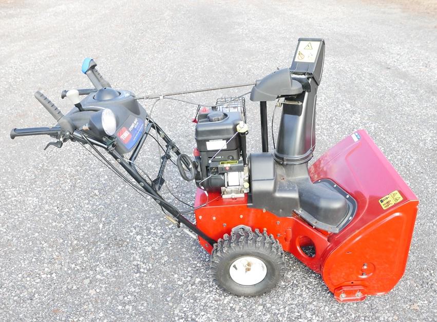 Toro Power Max 828 OXE Snow Blower Machine: Toro Powermax 828 OXE snow Machine Electric Start, 6 Speed, Model # 38634 Stratton Engine 40" T 63"L 27" W