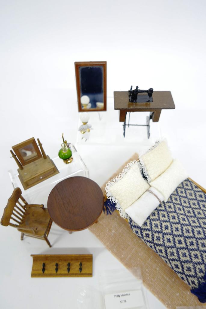 Dollhouse Bedroom Furniture & Accessories: Nicely made unsigned oak rope bed 6.5"L with mattress, coverlet and pillows, plain round table 2.75"D, small side table, shaving mirror, Reeveline wall mirror, Tom Thumb hanging clothes rack 3"L, elec