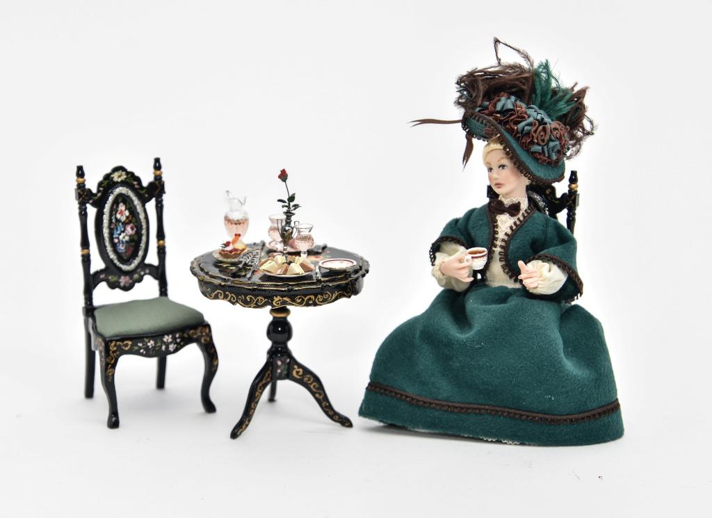 Renee Isabelle Hand Painted Table & Chairs Miniatures: Renee Isabelle artisan pair of medallion back chairs decorated with hand painted flowers 3.75"H, hand painted matching table with a floral scalloped top with gold edging over a turned base with tripod