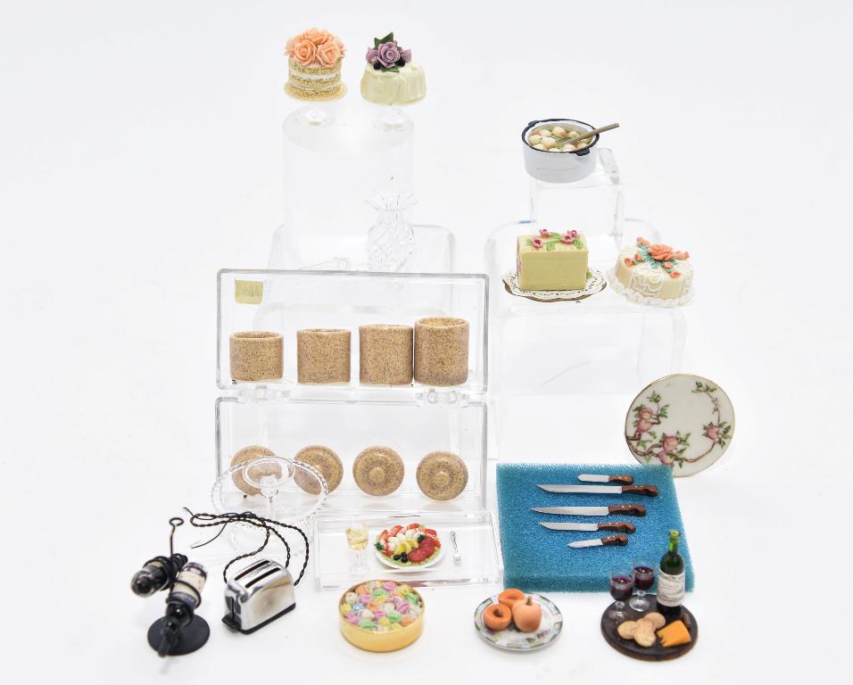 Dollhouse Artisan Foods & Accessories: Nice group of 1/12" scale dollhouse cakes, fruit on an artisan plate, Lola Originals shrimp dinner, wine bottle and cheeses on a wood tray, wire rack with two wine bottles, set of filled canisters, se