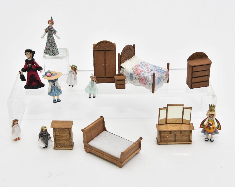 Dollhouse 1/4" Scale Dolls & Furniture: Sally Manwell wooden head woman doll and three children, two artisan clay dolls by Julie, Joanne Roberts bisque lady doll 1.5"H, LOS dresser with triple mirror, sleigh bed 2"L and a tall dresser, JP b