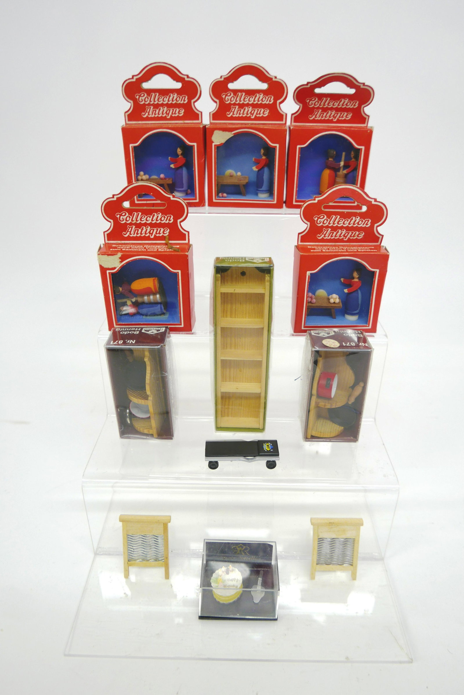 Bodo Henning & Reutter Porzellan Dollhouse Supplies: Cake ,,, Kitchen Shelves, other Kitchen items in original box large box 2"