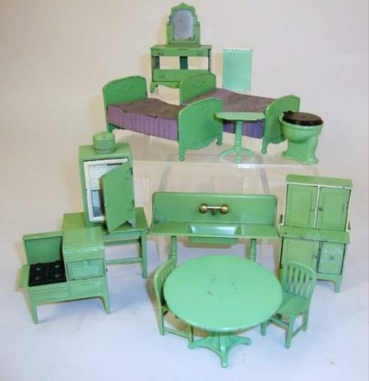 Tootsietoy Furniture: Green Tootsietoy Furniture, Kitchen, BedRoom, etc. 14 pcs. 3 " t