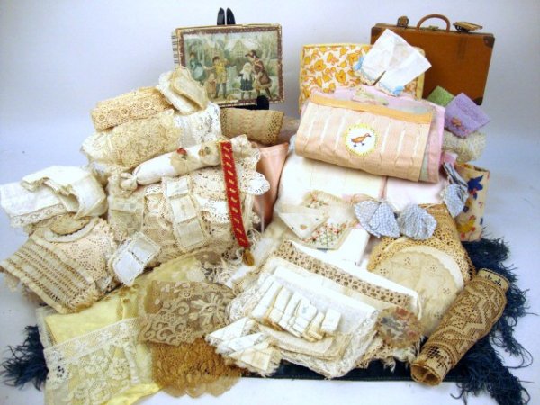 Dollhouse Linens & Accessories: Large Lot, over 50 pcs. , Luggage, Candy Container, Old box, Linens, Sheets, Laces, Rugs, small quilts , great Grouping!