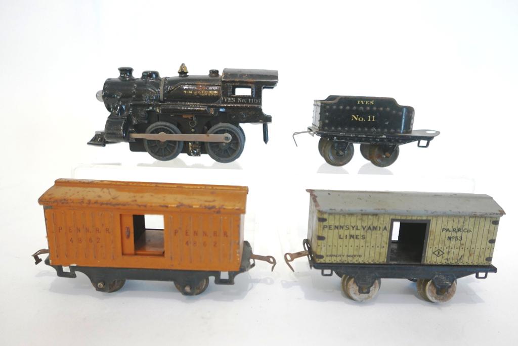 Ives Die Cast Engine, Tender 2 Box Cars (1 of 1)