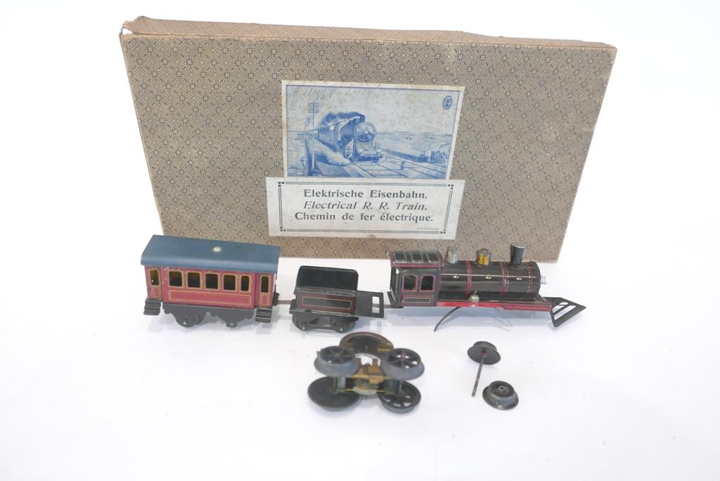 Eisenbahn Locomotive, Tender, Coach, all Attached (1 of 2)