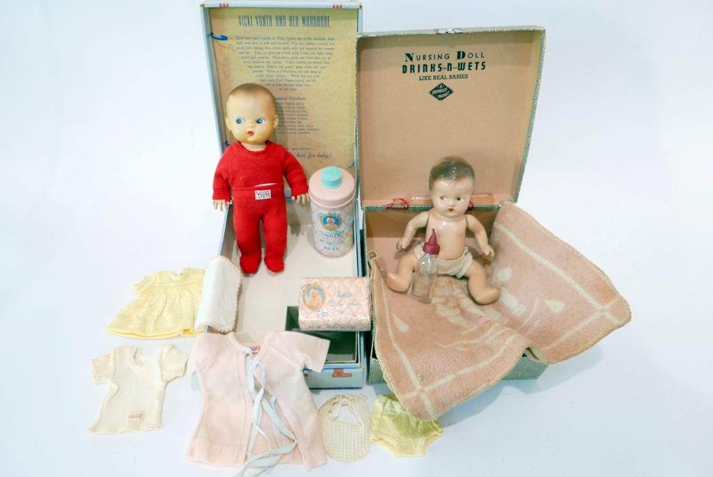 Vicki Vanta & Nursing Doll in original boxes (1 of 3)