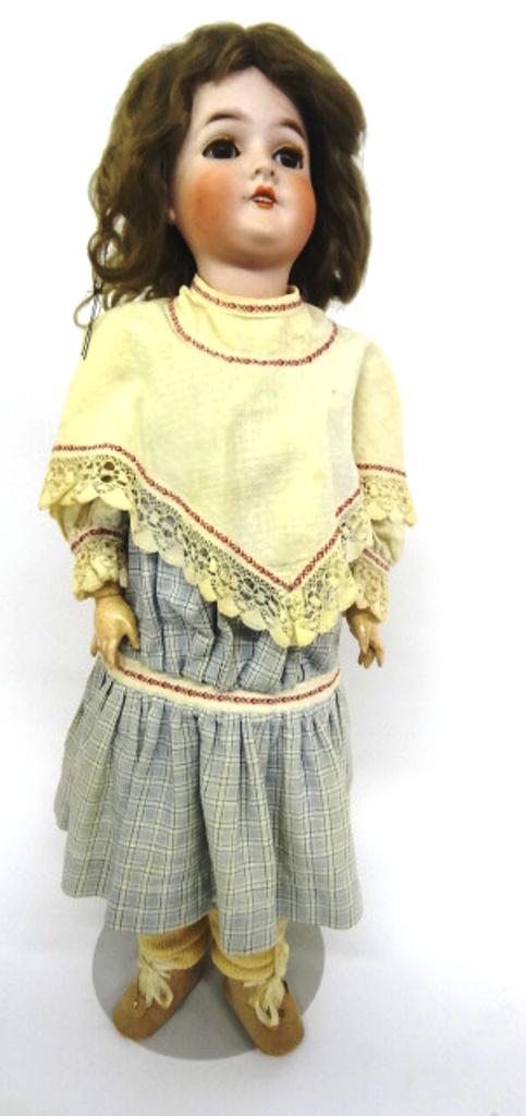 Queen Louise Bisque Doll (1 of 5)