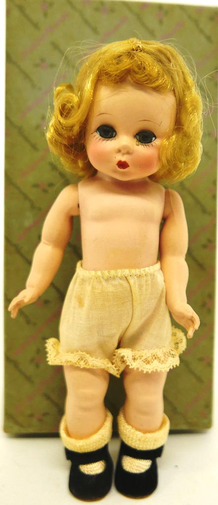 Madame Alexander Alexanderkins  Wendy Ann (1 of 3)