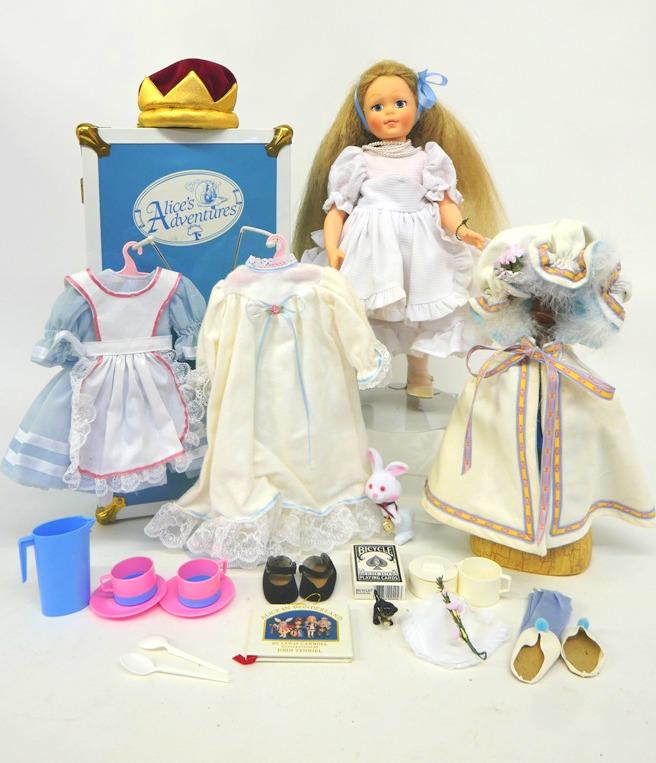 Robin Woods Doll in original Case (1 of 3)