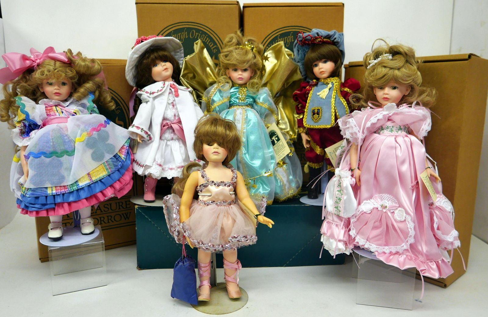 Six Robin Woods Dolls (1 of 2)