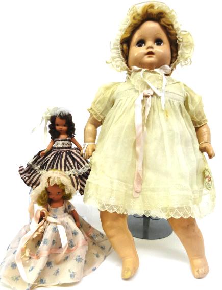 Large Ideal Composition and two Storoyobook Dolls (1 of 4)