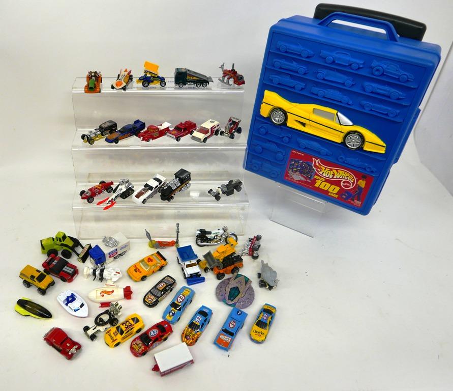 Hot Wheels Carrying Case & Assorted Pieces (1 of 6)