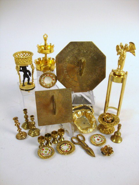 Brass Sundials and Gilt Metal Accessories: A pair of older brass sundials (larger 2" W), and an assortment of vintage brass, gilt metal and ceramic accessories.