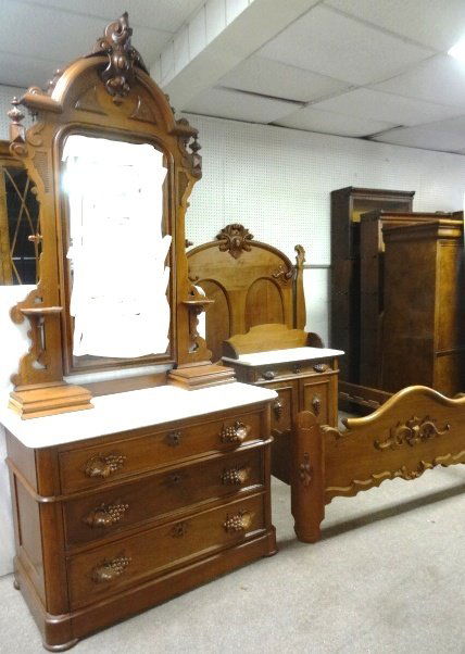 Victorian Walnut Marble Top Bedroom Set 3 pc: Late 1800's Victorian Walnut bedroom set, double bed frame with high headboard 60"W, 72"H, footboard 60"W, 29.5"H and pair of side rails, wash stand has marble top with gallery, single drawer over two