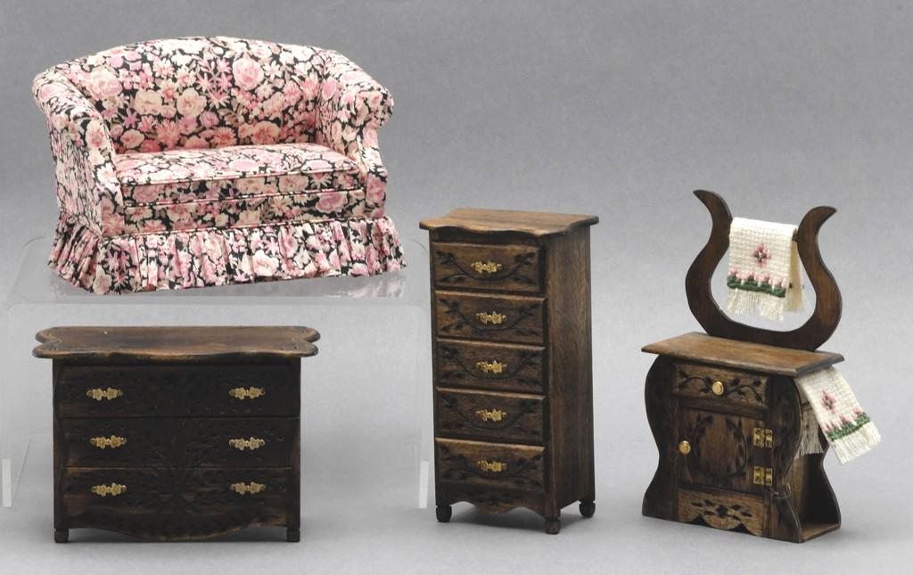 Walter Sawicky Carved Dollhouse Furniture Miniatures (1 of 1)