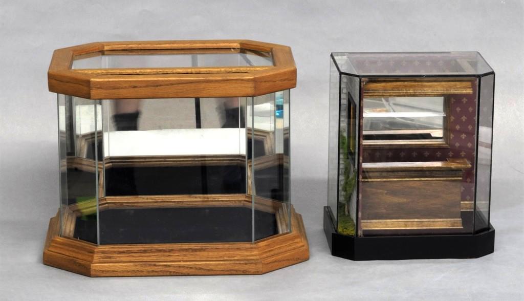 Two Small Room Box Dollhouses (1 of 3)