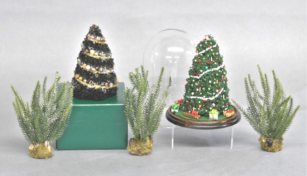 Dollhouse Xmas Trees Miniatures (1 of 2)