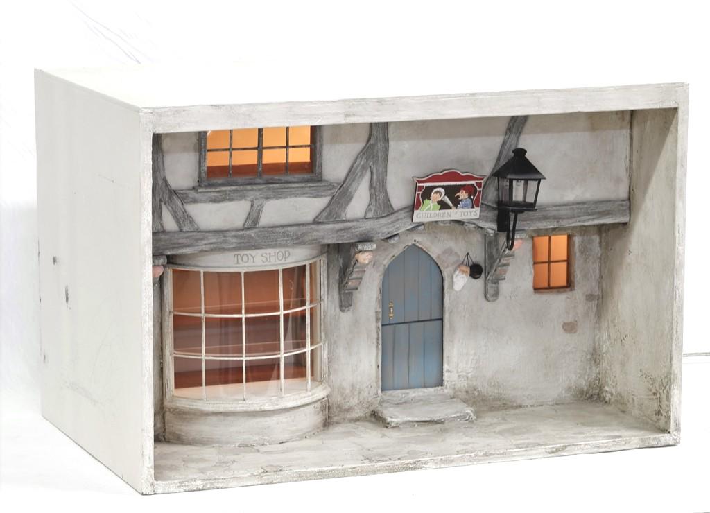 Bernhard Tudor Toy Store Room Box Dollhouse (1 of 5)