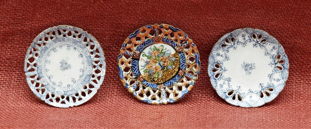 Three Teresa Welch Pierced Dishes Dollhouse Miniatures (1 of 1)