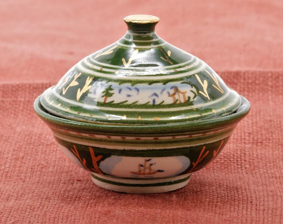 Elizabeth Chambers Tureen Dollhouse Miniature (1 of 2)