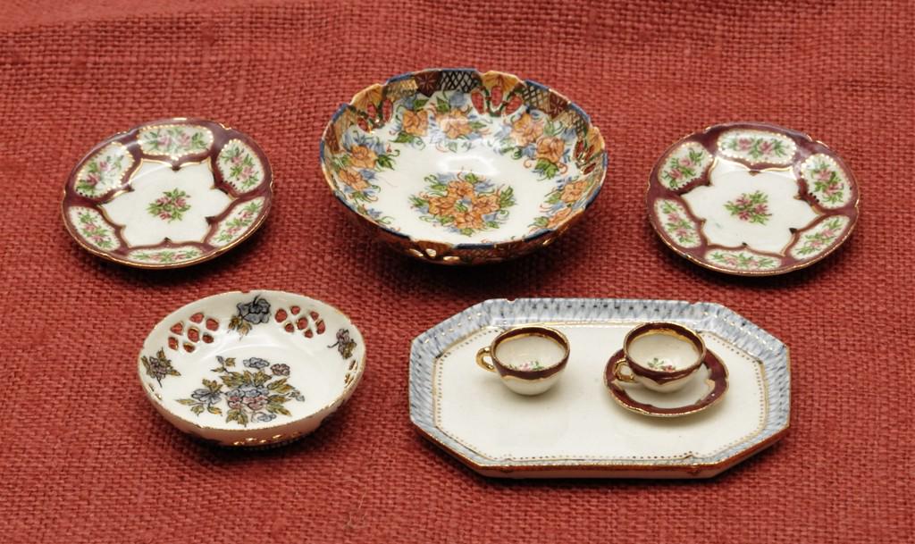 Teresa Welch Centerpiece Bowl & Other Dollhouse (1 of 1)