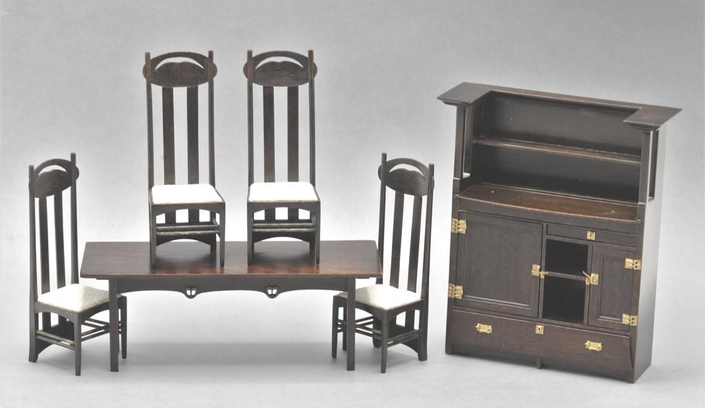 Jan Holoran Art & Crafts Dining Room Dollhouse (1 of 1)