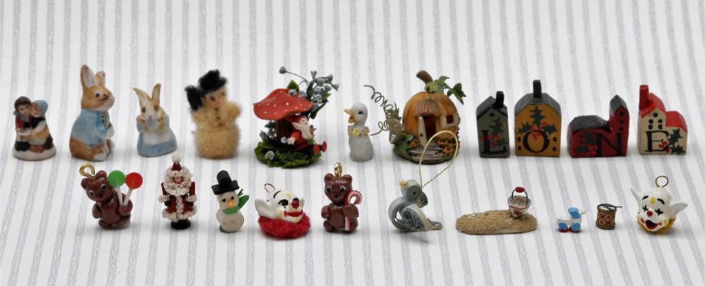 Small Dollhouse Ornaments & Decorations Miniatures (1 of 2)