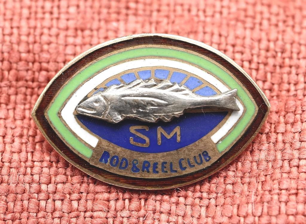 10K Gold Fishing Award Dollhouse Miniature (1 of 2)