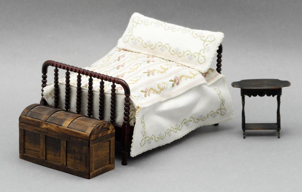 Robert Gray Bed & Other Miniatures (1 of 3)