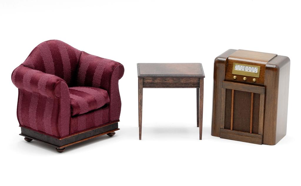 Robert Carlisle Radio & Other Dollhouse Miniatures (1 of 2)