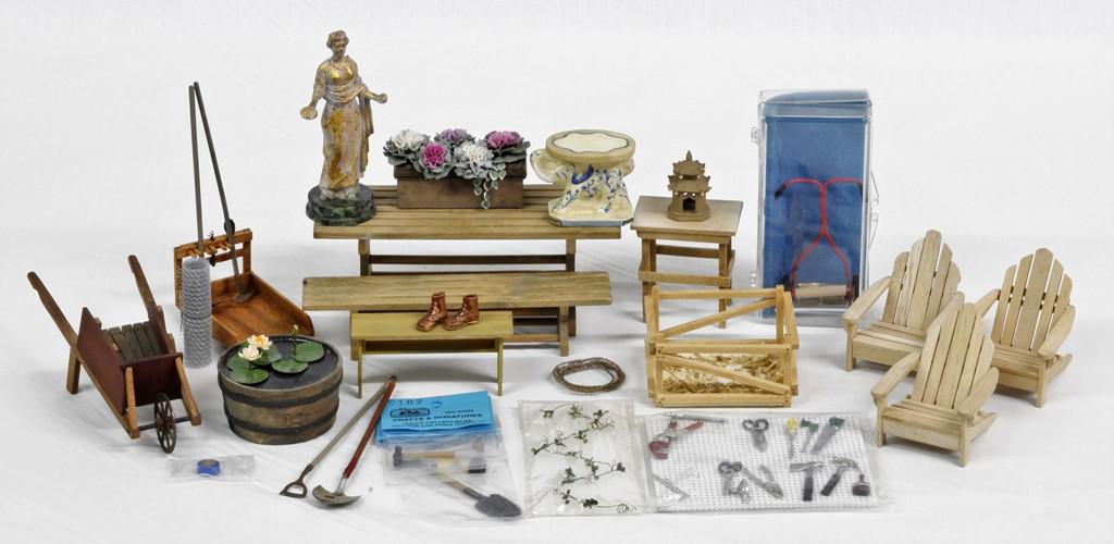 Dollhouse Garden Furniture, Tools & Supplies Miniatures (1 of 1)