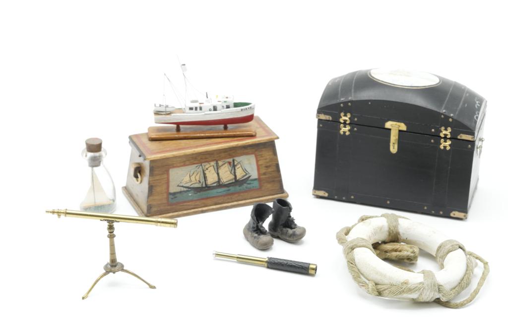 Nautical Accessories Dollhouse Miniatures (1 of 4)