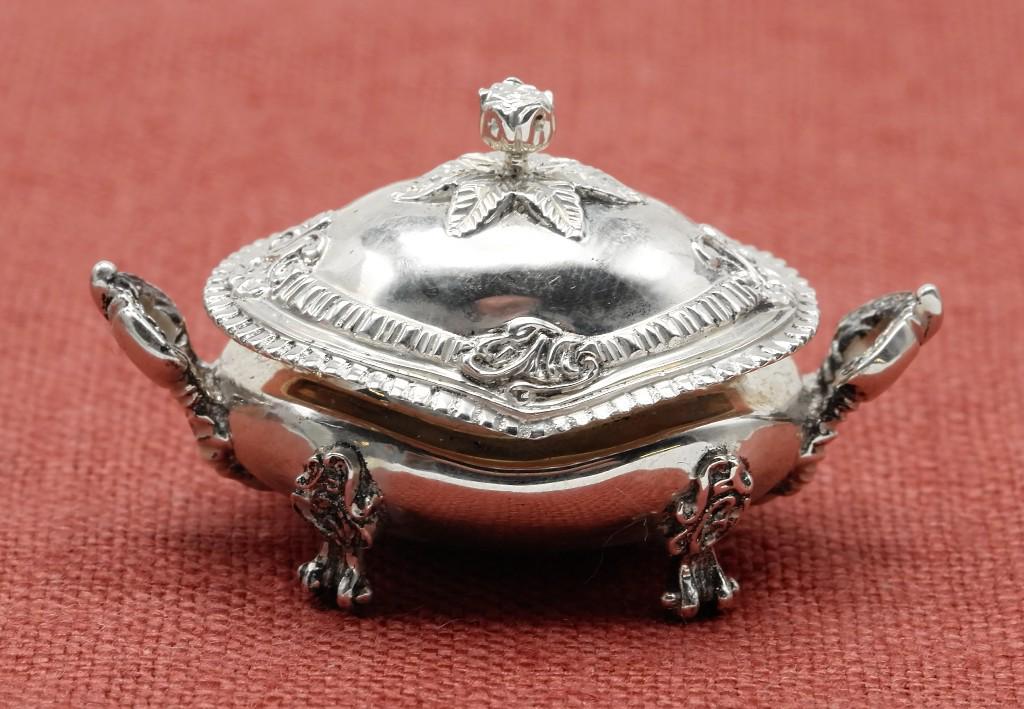 Acquisto Sterling Bombe Tureen Dollhouse Miniature (1 of 2)