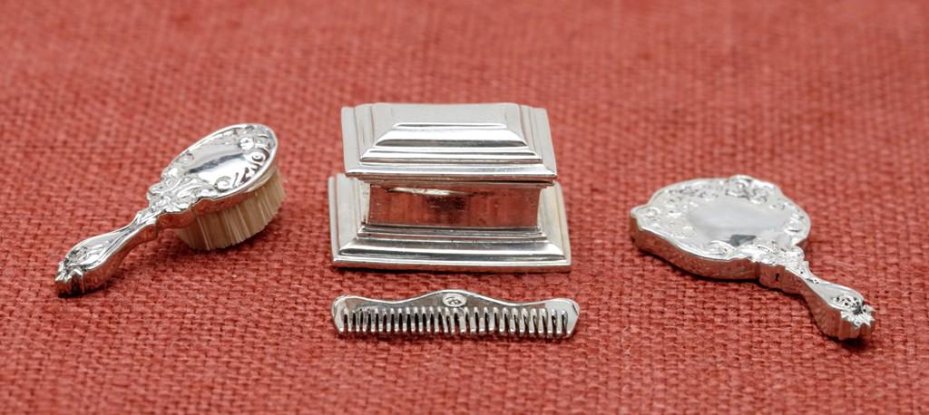 Acquisto Sterling Vanity Accessories Dollhouse (1 of 1)