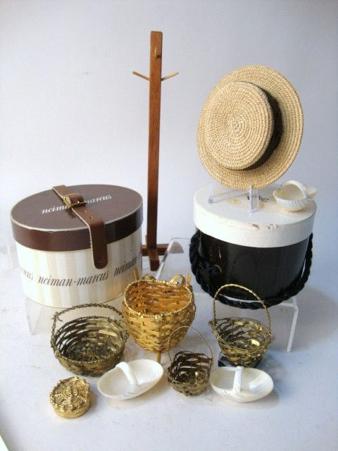Salesman Sample Hat, Baskets: Salesman's sample straw-hat in box made by The Townsend Grace Co, Neiman Marcus hat box, gold tone wire baskets, carved shell baskets, hat stand, 9 1/4" t