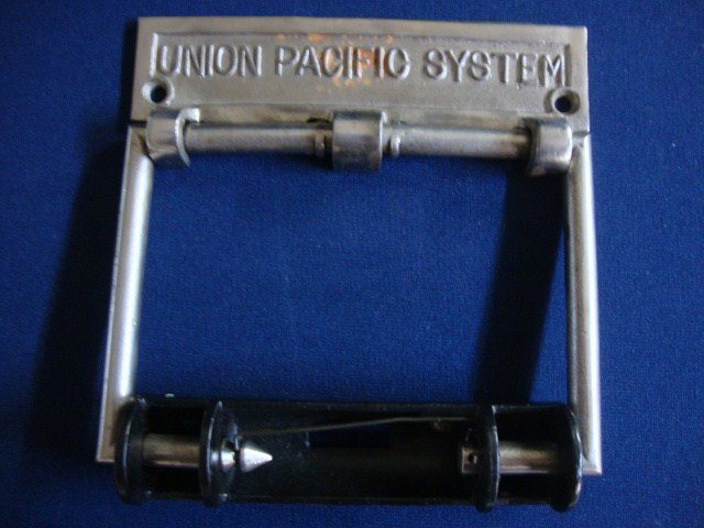 Union Pacific toilet paper roller nickel plated : Union Pacific tolet Paper roller nickel plated,