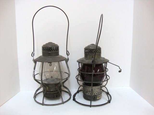 Two Wire Bottom Lanterns: Two Wire Bottom Lanterns ARMSPEAR MAN' FGCO. NEW YORK (on-lid) SOO-LINE on red globe,THE ADAMS N.Y.L.E.& W.R.R. (on-lid) NYLE&WRR on clear globe