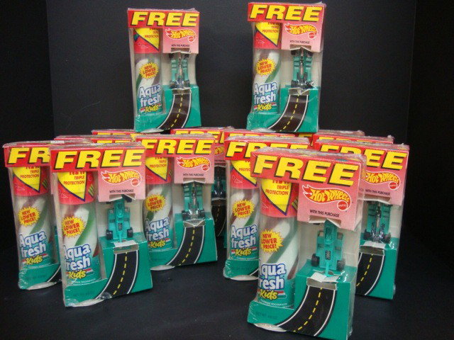 Hot Wheels Aqua Fresh Lot: Fourteen Aqua fresh Mint in Packs Hotweels, all the same 1993, Smith Kline Beechman & co.