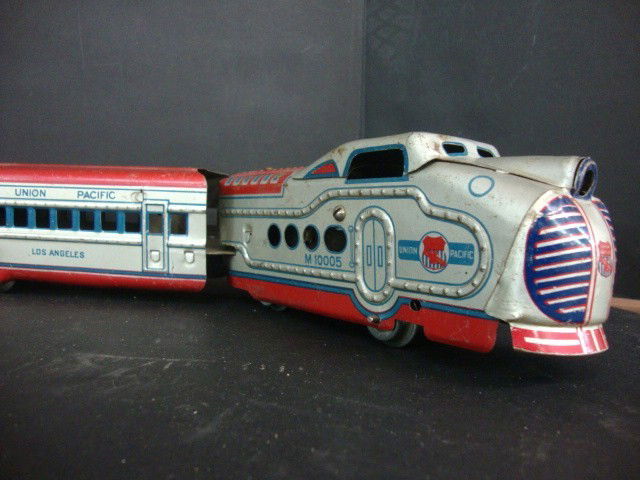 Union Pacific Train by Marx: marx Union Pacific Train #M10005, Engine and three cars: Squaw Bonnet, Omaha, Los angels