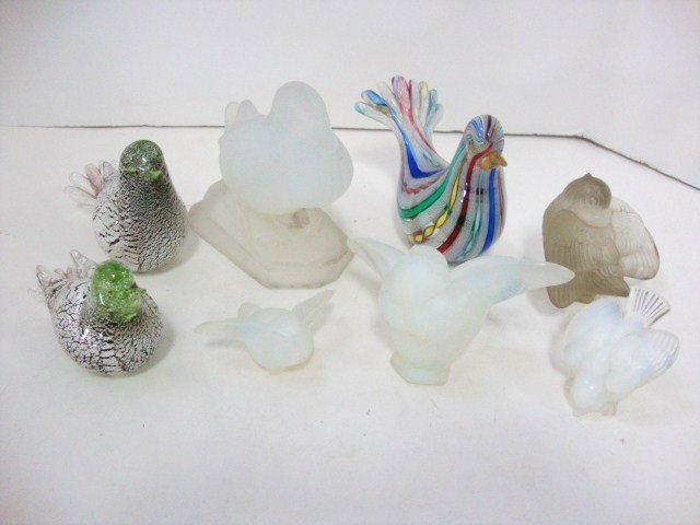 Verlys Bird Sabino Bird Etc.: Lot of 8 art glass birds of various sizes, a Murano w/lattice ribbon, 3 Sabino iridescent & 1 Sabino Vaseline, a Verlys duck, and 2 silver plate birds likely to be Murano, Verylys bird 4"