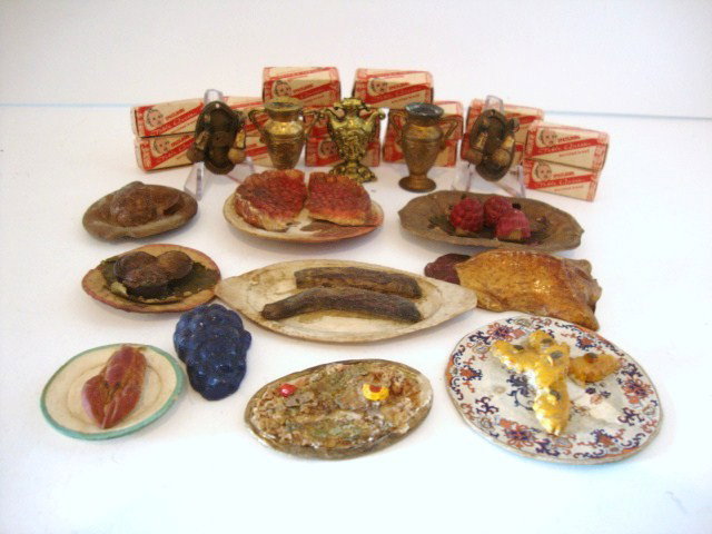 Dollhouse Foods and Urns: Collection of vintage German dollhouse food, composition and some w/paper dishes, also brass and metal urns, German wall lights, several boxes of Spauldenign bread, approximately 25 pcs.