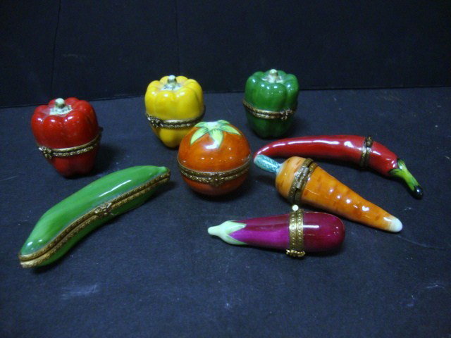 Limoges Trinket Boxes: Limoges Trinket Boxes, 8 pcs., Vegetable, Peppers, Tomato, Peas, Carrot, etc., 1 1/2" tallest